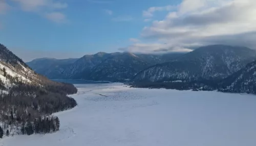 В Алтайском заповеднике показали продвижение льда на Телецком озере. Фото