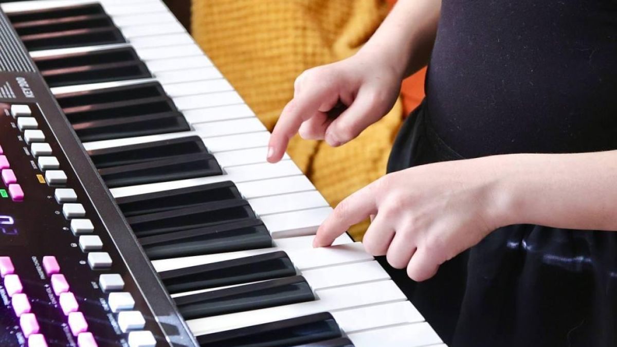 Андрей Турчак исполнил мечту участницы акции "Елка желаний"