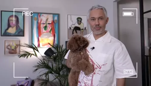 Стилист Александр Рогов показал свои квартиры в Москве, объединенные в одну. Фото