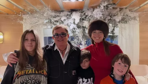 Полина и Дмитрий Дибровы воссоединились ради радостного события. Фото