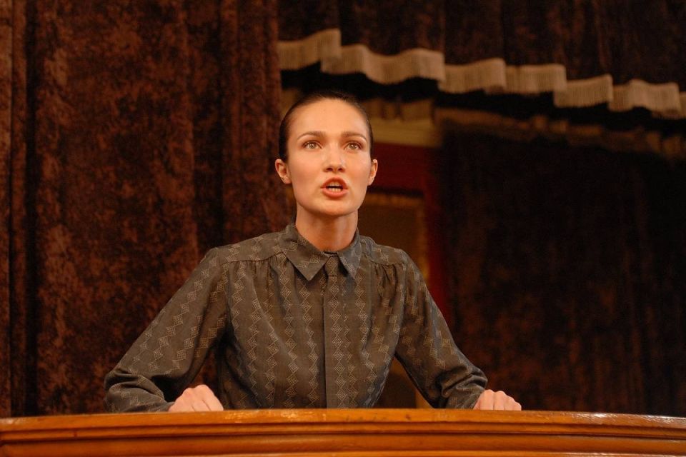 Евгения Брик в роли "комиссара" Кати