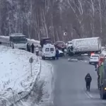 Пассажира зажало в машине после жесткого ДТП в Алтайском крае