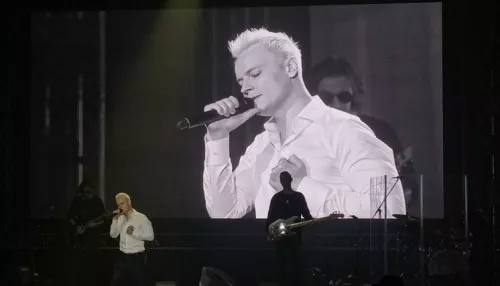 SHAMAN со сцены в Барнауле рассказал о микрофоне и кожаных штанах