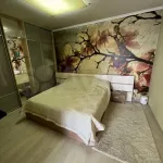 Семикомнатную квартиру на трех уровнях продают в центре Барнаула. Фото