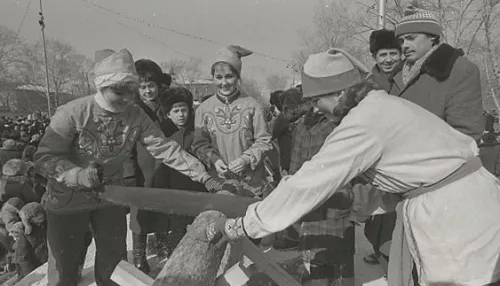 Блины и горящее чучело: как провожали зиму в Алтайском крае в советские годы. Ретрофото