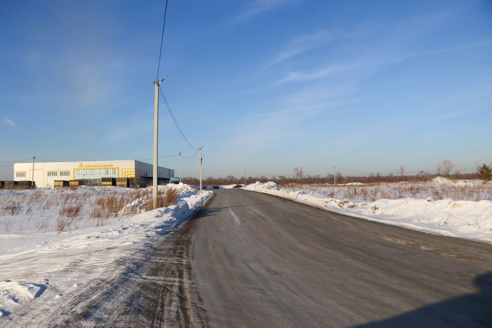Возможное продолжение улица Звездной. Вид на здание по Павловскому тракту, 200м