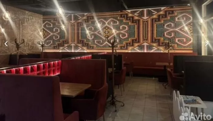 В крупном ТЦ Барнаула снова продают ресторан национальной кухни