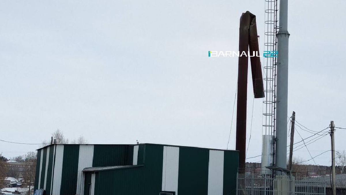 Обвалившаяся труба котельной