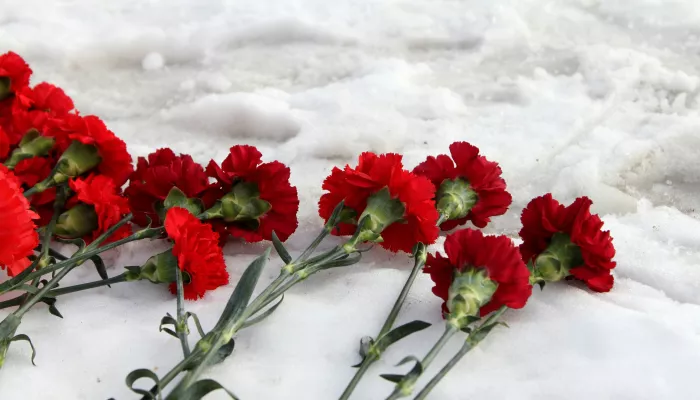 Истерика матери и слезы родных: как в Петербурге похоронили девятилетнего мальчика