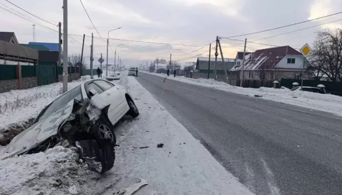 В Республике Алтай жестко столкнулись две Toyota: пострадали оба водителя