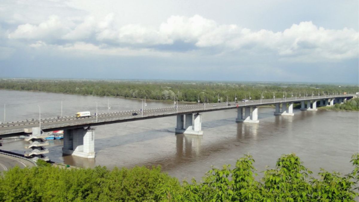 Соцсети: в Оби у Нового моста в Барнауле обнаружено тело мужчины
