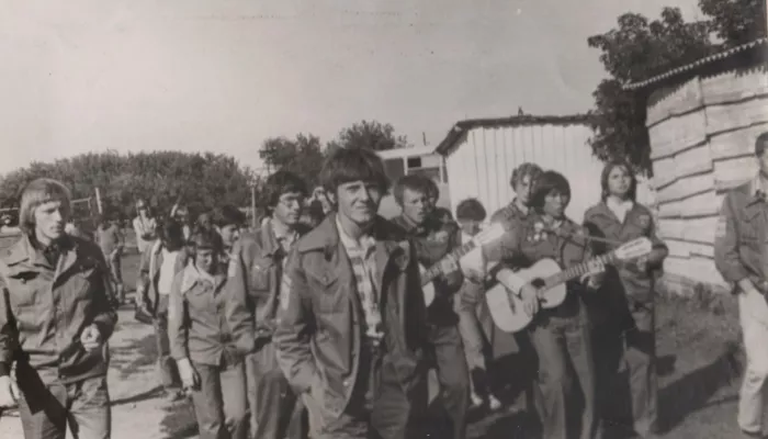 От лыжных походов до Олимпиады: как начиналась история студенческих отрядов на Алтае