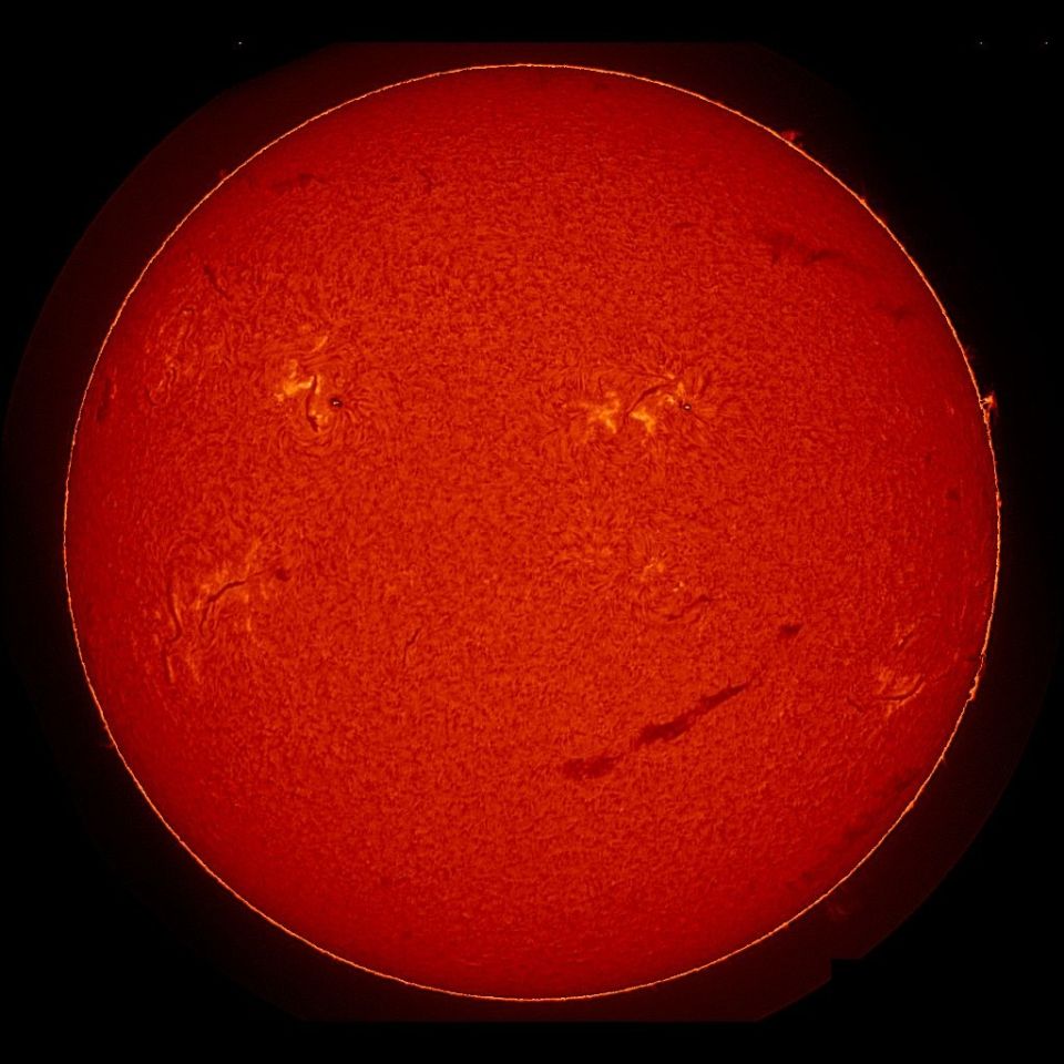 "Смайлик" на Солнце