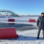 Двое детей едва не утонули в полынье в Алтайском крае