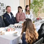 Виктор Томенко заехал в гости на чай к семье ветерана СВО