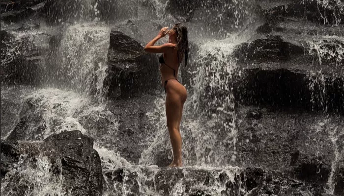 Бывшая жена Никиты Преснякова показала загорелую фигуру в бикини. Фото