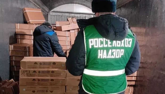 Более 13 тонн подозрительных плавников и щечек судака не пустили в Алтайский край