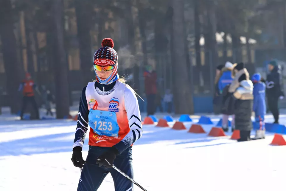 Около 800 бийчан приняли участие в гонке "Лыжня России 2026"