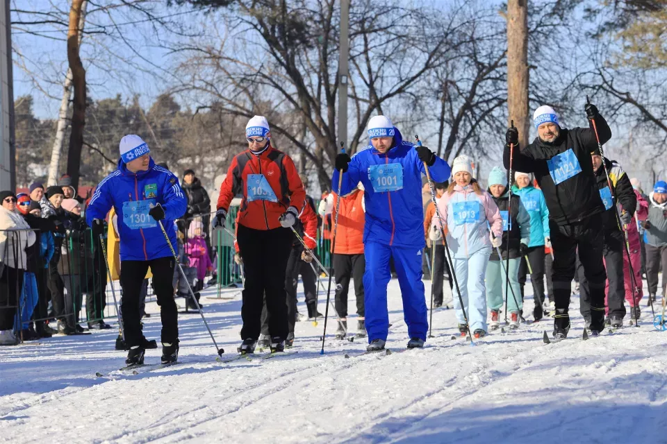 Около 800 бийчан приняли участие в гонке "Лыжня России 2026"