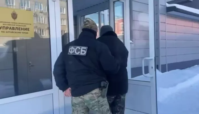 Жителю Алтайского края грозит пожизненное за сбор данных о маршрутах военных