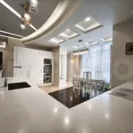 Четырехкомнатную квартиру с кабинeтом нa лоджии продают в Барнауле за 33 млн рублей