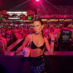 Аврора Киба зажгла на бразильском карнавале в откровенном бикини. Фото