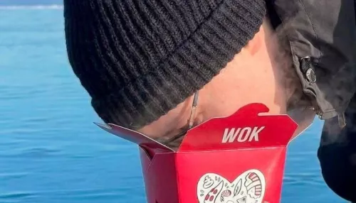 Певец Shaman облизал лед Байкала на видео 18+. Интернет отреагировал мемами