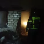 В алтайском селе при пожаре погиб мужчина и пострадал ребенок