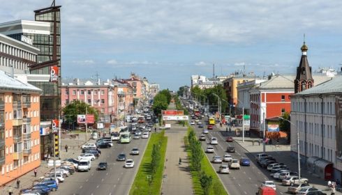 Барнаул одновременно попал в рейтинг и антирейтинг по зарплатам в стране