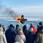 Сакральное место: чучело Shaman сожгли на Байкале