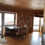 Таунхаус на берегу Оби с личной пристанью продают в Барнауле за 9,5 млн рублей. Фото