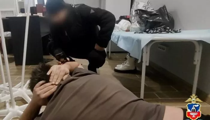 Силовики в Барнауле прикрыли подпольный рехаб. Фото