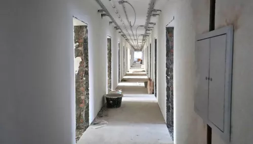 В Горно-Алтайске на 50% завершен ремонт общежития политехнического колледжа