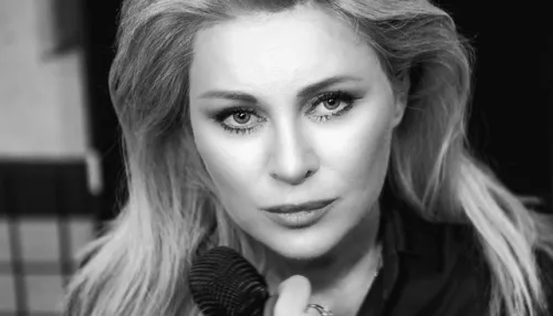 Вика Цыганова вслед за SHAMAN попробовала Байкал на вкус и приклеилась языком