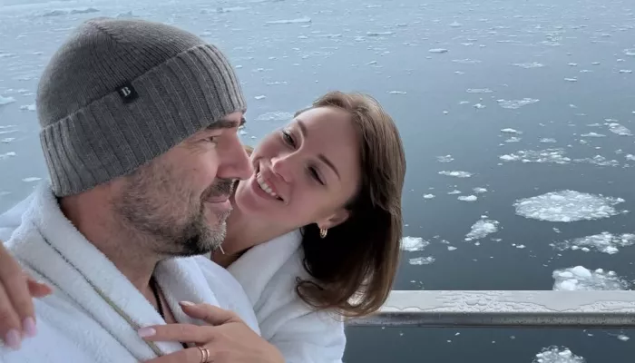 Диброва с Товстиком показали жаркие эмоции в холодной Антарктиде. Фото