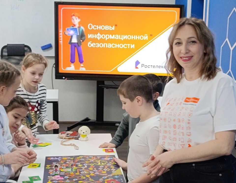 Игру в "ИТ-куб.Барнаул" провела представитель "Ростелекома" Полина Азмеева