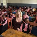 Настя Ивлеева вернулась к тревел-формату и снимает новый проект в Африке. Фото