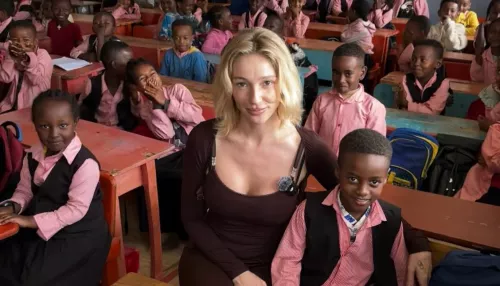 Настя Ивлеева вернулась к тревел-формату и снимает новый проект в Африке. Фото