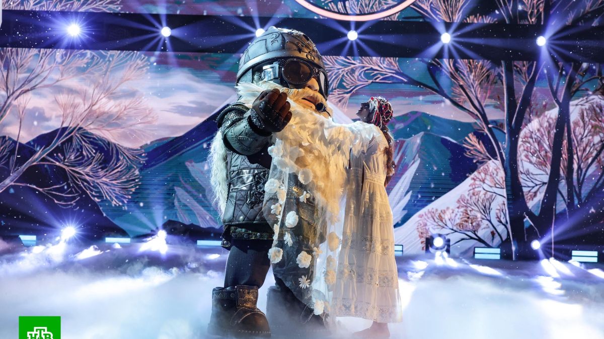 Богатырь на шоу "Маска"