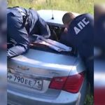 Пьяную многодетную мать в Тульской области задерживали несколько полицейских