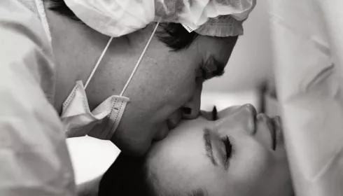 Лерчек показала своего сына и избранника на фоне слухов о фейковой онкологии