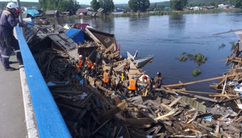 СМИ: вода за сутки ушла из полутора тысяч домов в подтопленном Тулуне