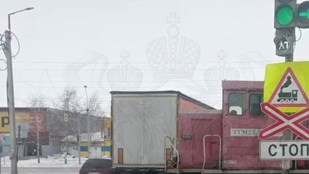 Столкновение на ж/д переезде в Рубцовске