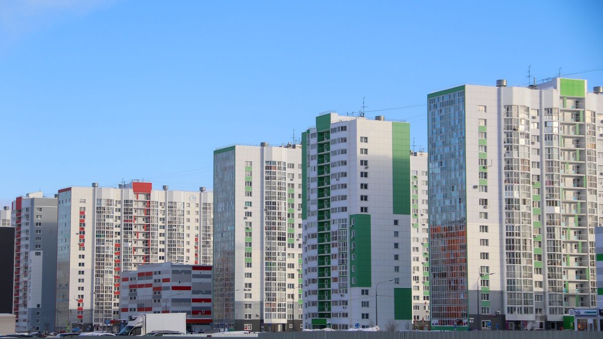 Новостройки жилых комплексов "Времена года", "Озон" и Nord