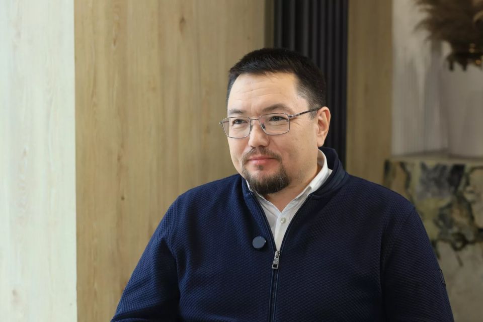 Анатолий Чуй