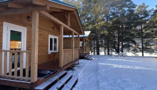 В Республике Алтай за 35 млн рублей продают усадьбу в живописном месте у Катуни. Фото