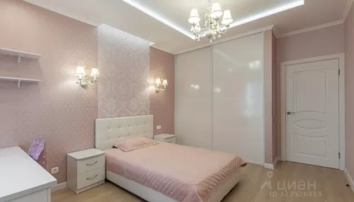 Дизайнерскую четырешку продают в центре Барнаула за 26,5 млн рублей. Фото