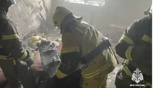 Неосторожность при курении привела к пожару в многоквартирном доме в Республике Алтай