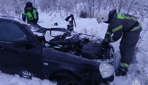 На Чуйском тракте в Республике Алтай автомобиль лег на крышу