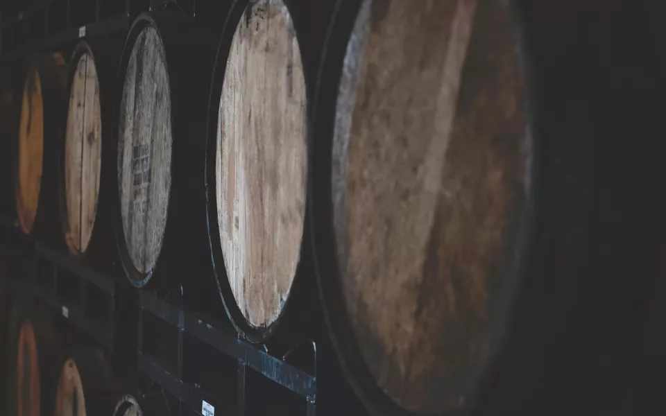 Мужчина убил жену и 13 лет хранил ее останки в бочке на складе